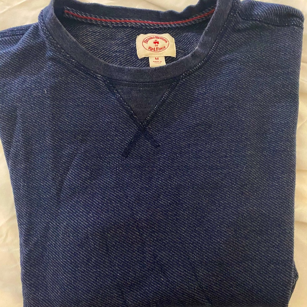 Brooks Bro Women’s Royal blu sweatshirt